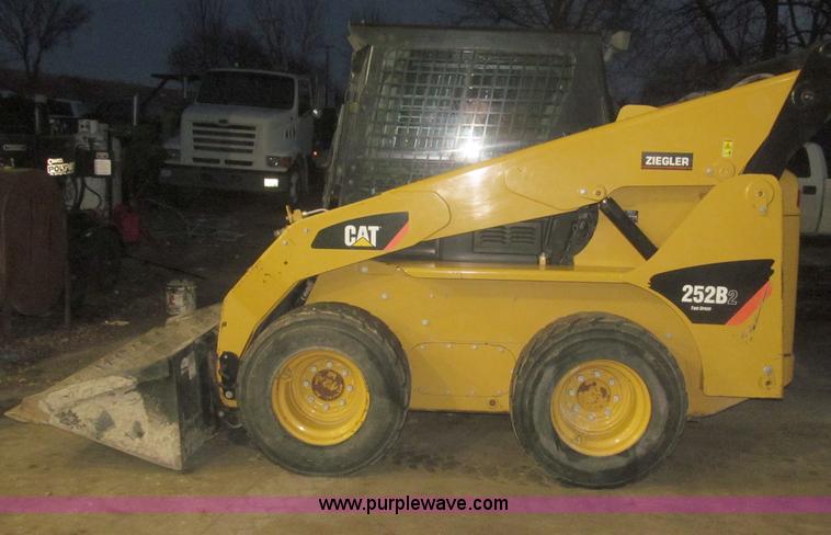 image for item F7258 2010 Caterpillar 252B Series 2 skid steer
