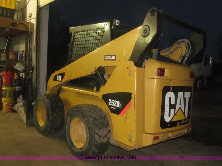 image for item F7258 2010 Caterpillar 252B Series 2 skid steer