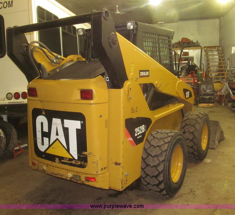 image for item F7258 2010 Caterpillar 252B Series 2 skid steer