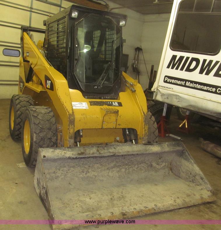 image for item F7258 2010 Caterpillar 252B Series 2 skid steer
