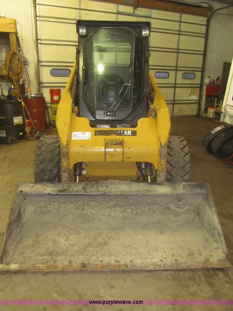 image for item F7258 2010 Caterpillar 252B Series 2 skid steer