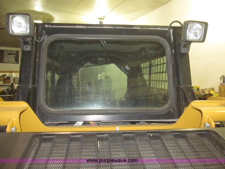 image for item F7258 2010 Caterpillar 252B Series 2 skid steer