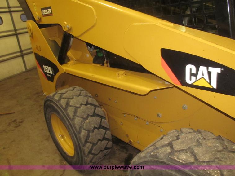 image for item F7258 2010 Caterpillar 252B Series 2 skid steer