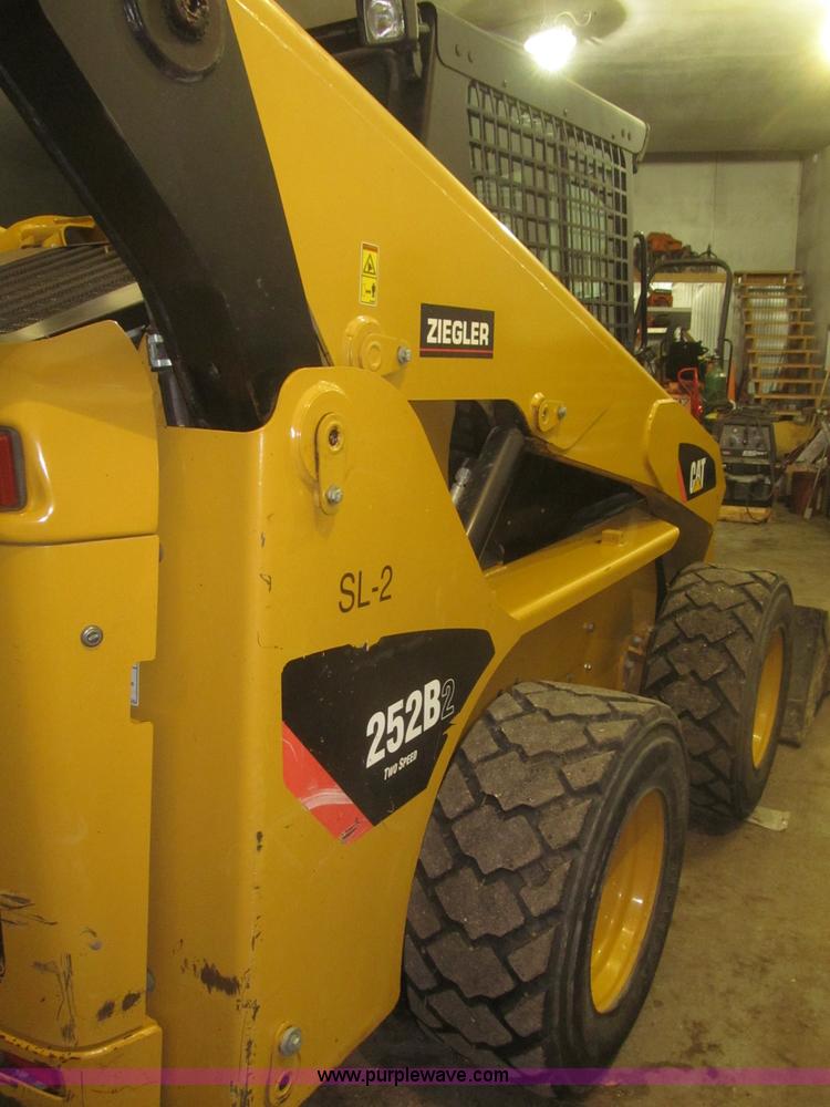 image for item F7258 2010 Caterpillar 252B Series 2 skid steer