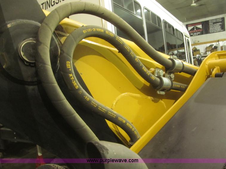 image for item F7258 2010 Caterpillar 252B Series 2 skid steer