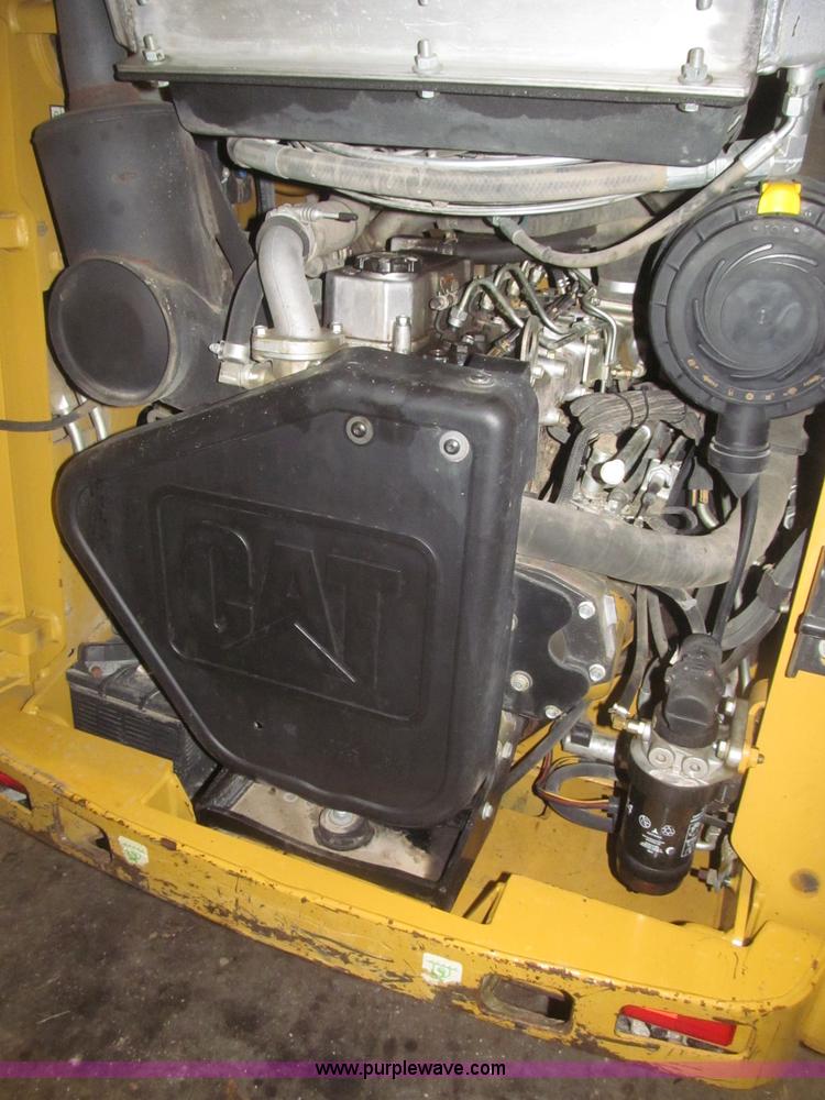 image for item F7258 2010 Caterpillar 252B Series 2 skid steer