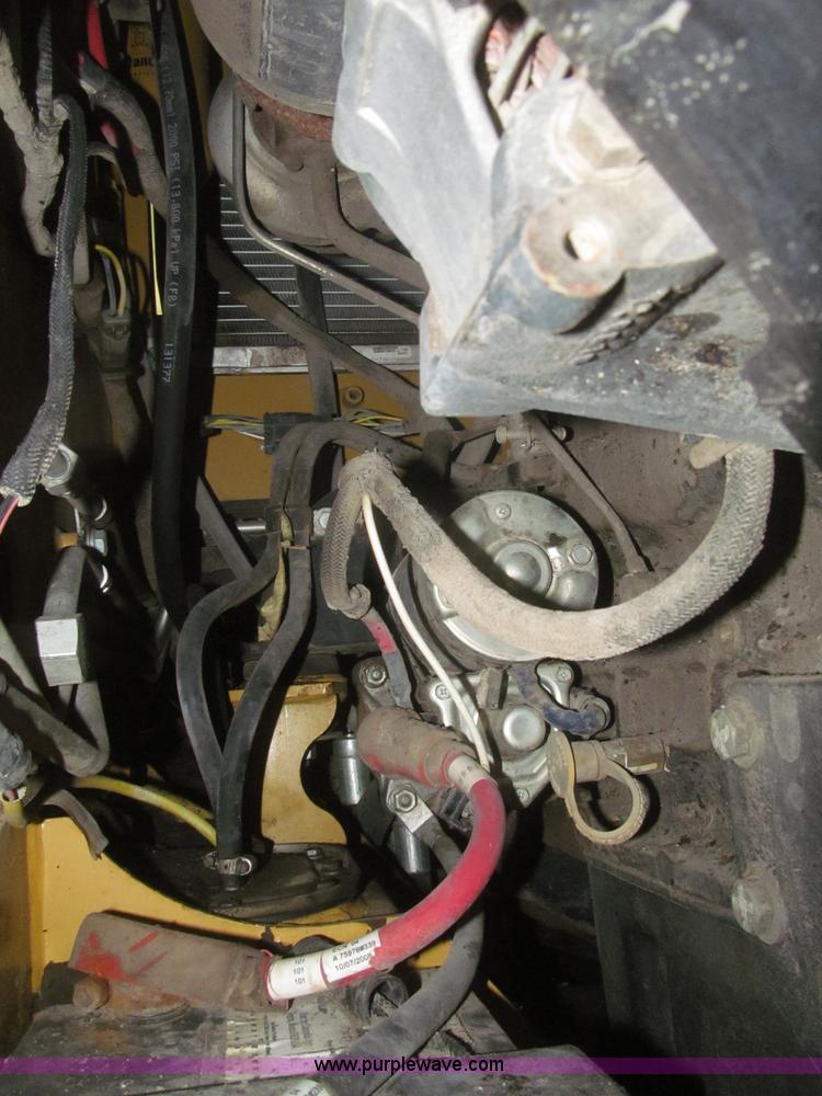 image for item F7258 2010 Caterpillar 252B Series 2 skid steer