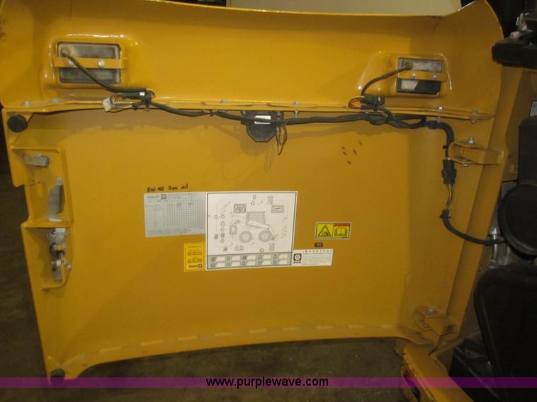 image for item F7258 2010 Caterpillar 252B Series 2 skid steer