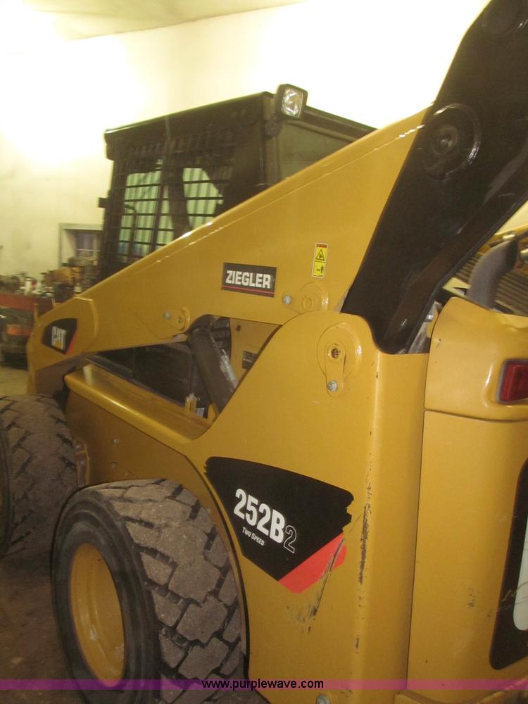 image for item F7258 2010 Caterpillar 252B Series 2 skid steer