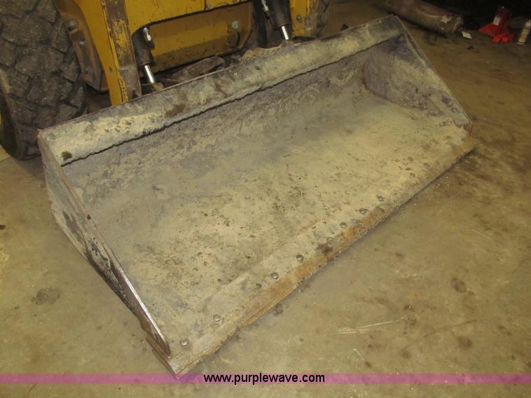 image for item F7258 2010 Caterpillar 252B Series 2 skid steer
