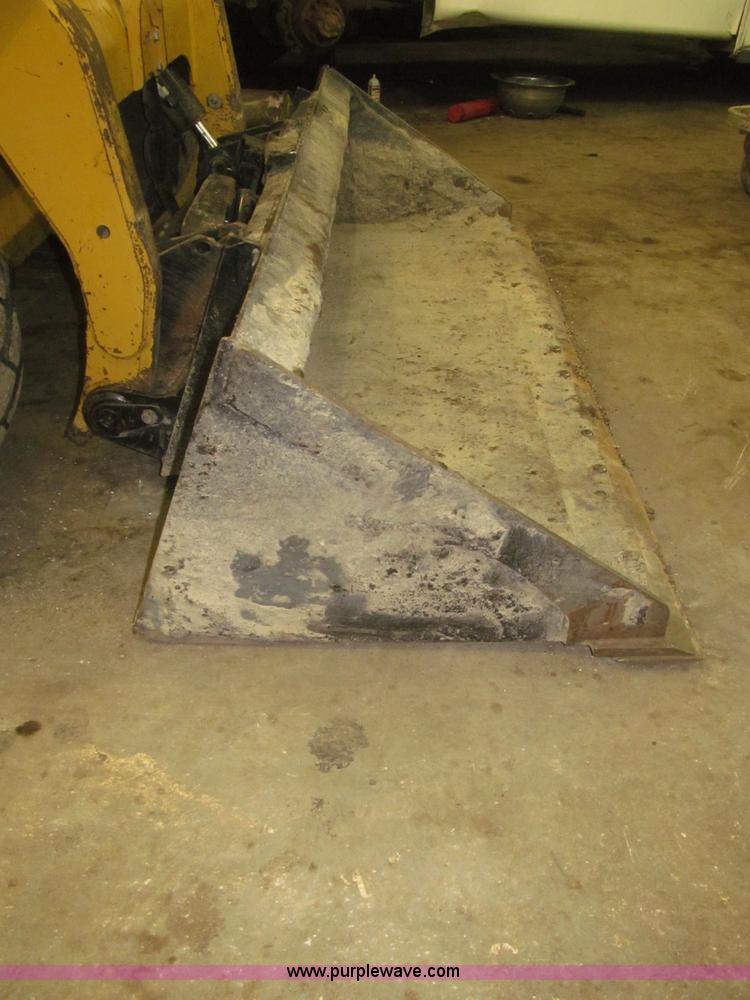 image for item F7258 2010 Caterpillar 252B Series 2 skid steer