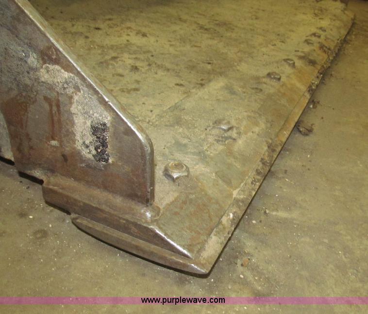 image for item F7258 2010 Caterpillar 252B Series 2 skid steer