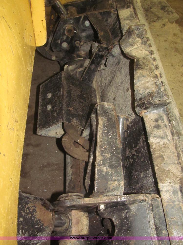 image for item F7258 2010 Caterpillar 252B Series 2 skid steer