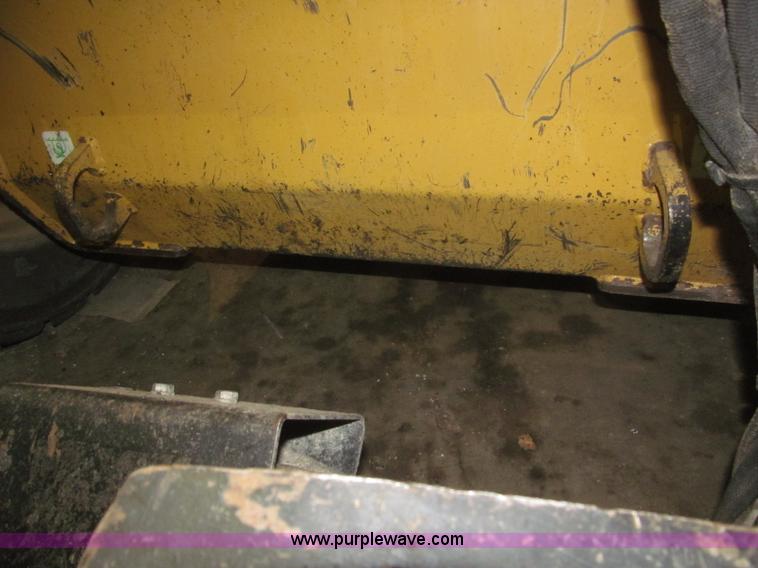 image for item F7258 2010 Caterpillar 252B Series 2 skid steer