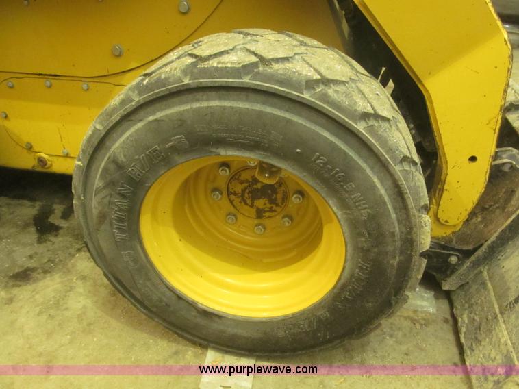 image for item F7258 2010 Caterpillar 252B Series 2 skid steer