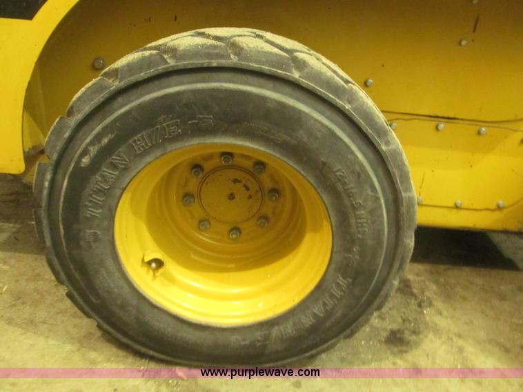 image for item F7258 2010 Caterpillar 252B Series 2 skid steer