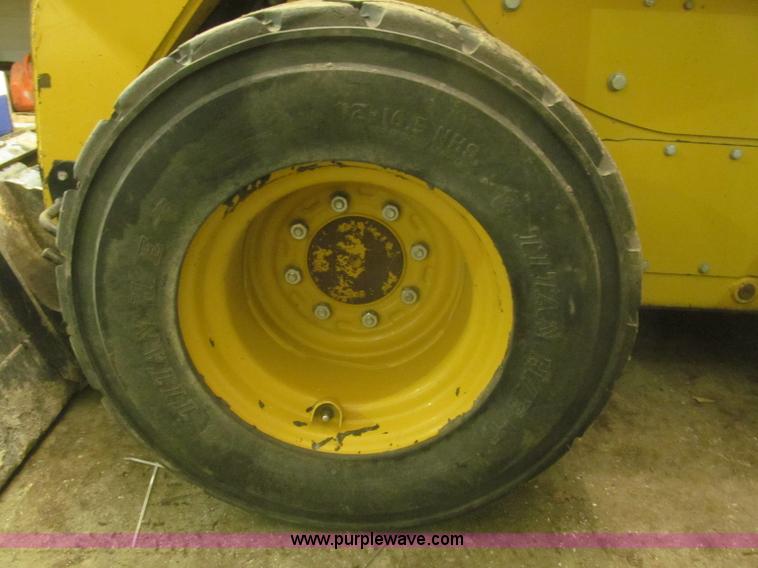 image for item F7258 2010 Caterpillar 252B Series 2 skid steer