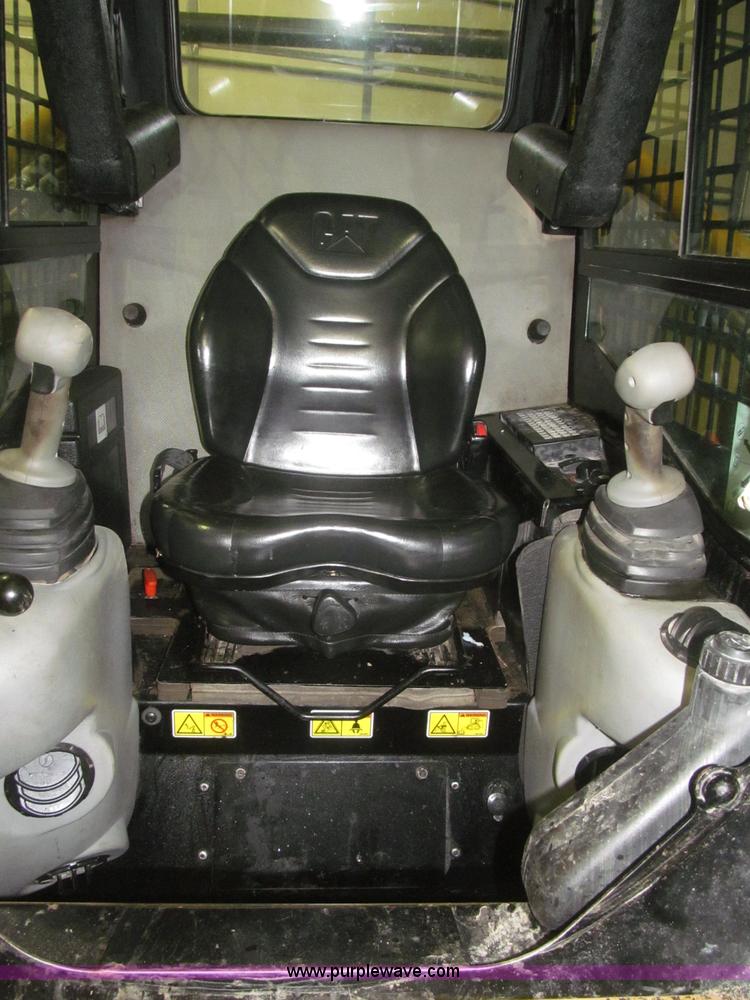 image for item F7258 2010 Caterpillar 252B Series 2 skid steer