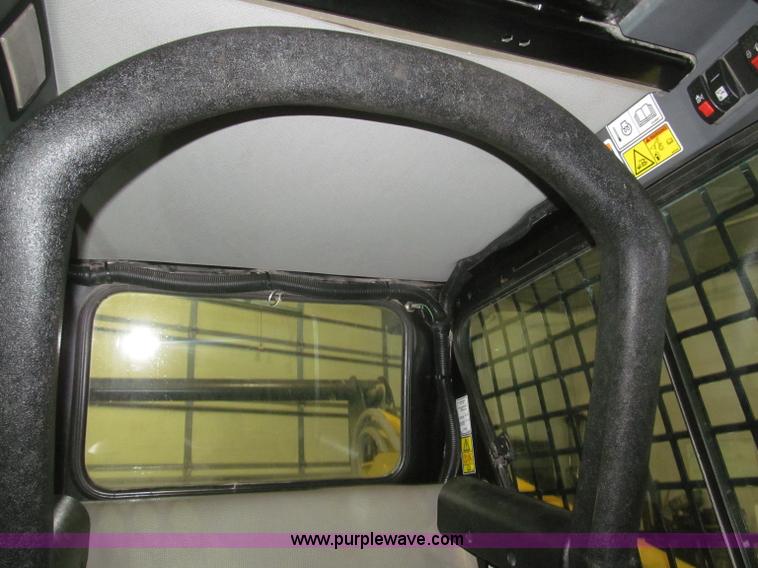 image for item F7258 2010 Caterpillar 252B Series 2 skid steer