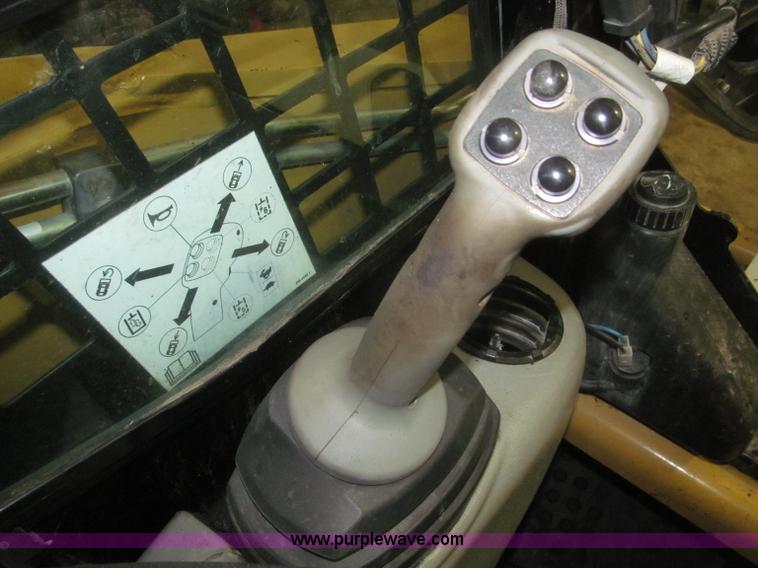 image for item F7258 2010 Caterpillar 252B Series 2 skid steer