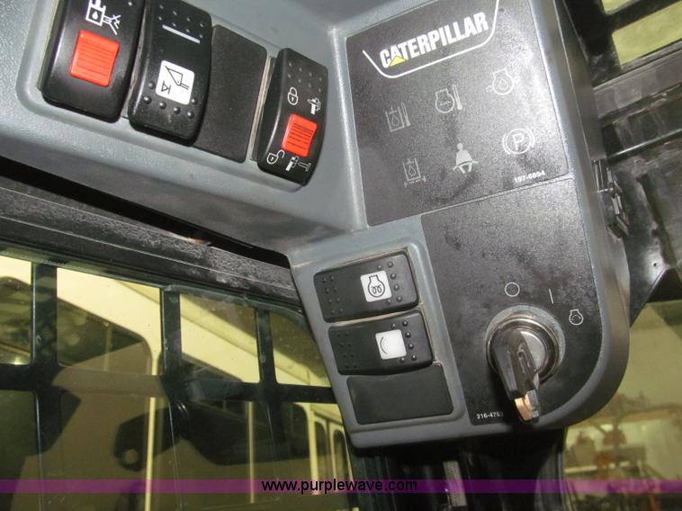 image for item F7258 2010 Caterpillar 252B Series 2 skid steer