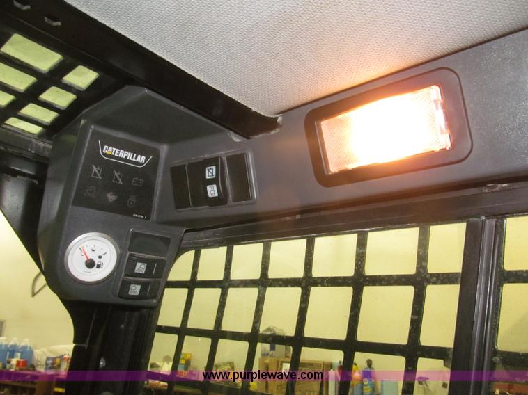 image for item F7258 2010 Caterpillar 252B Series 2 skid steer