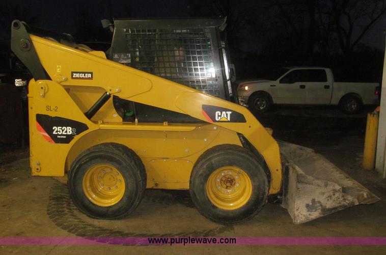 image for item F7258 2010 Caterpillar 252B Series 2 skid steer