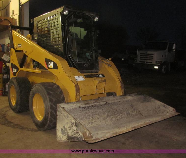 image for item F7258 2010 Caterpillar 252B Series 2 skid steer