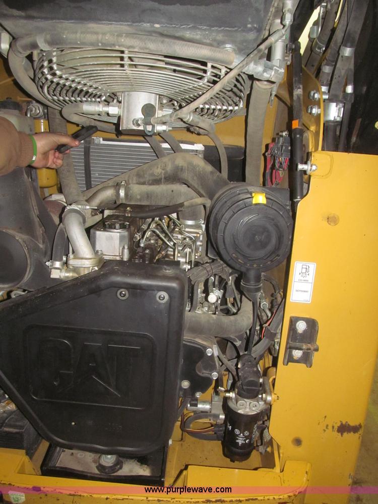 image for item F7258 2010 Caterpillar 252B Series 2 skid steer