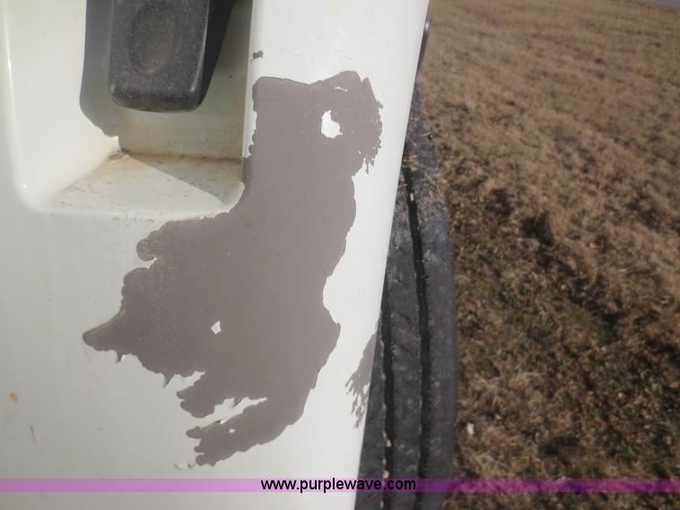 image for item F8171 2005 International 4200 water truck