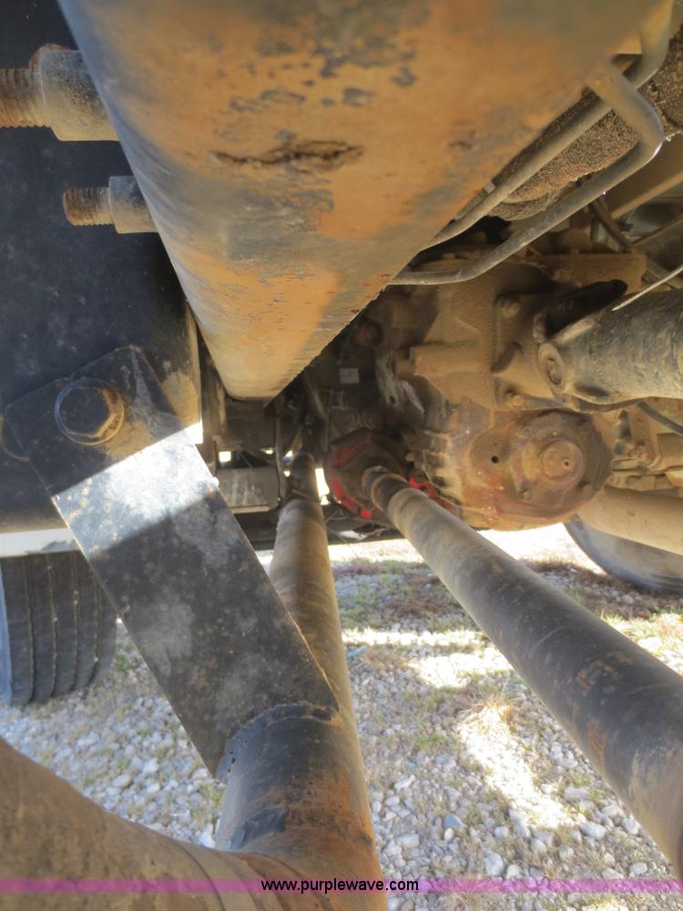 image for item F8171 2005 International 4200 water truck