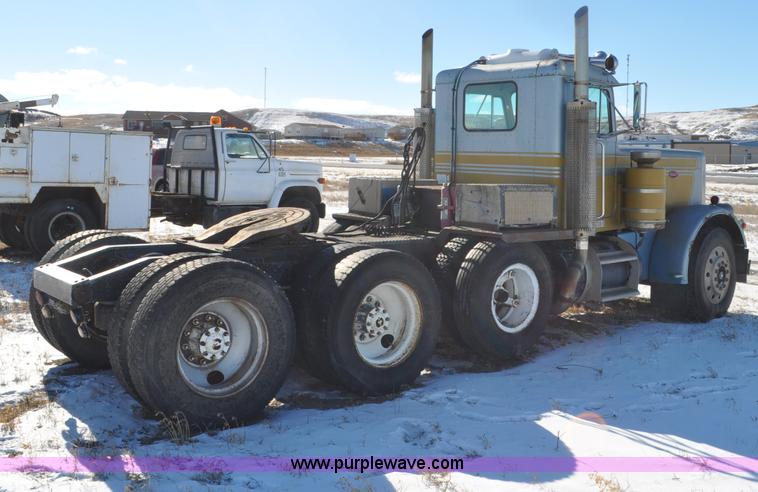 image for item G6385 1973 Peterbilt 359 semi truck