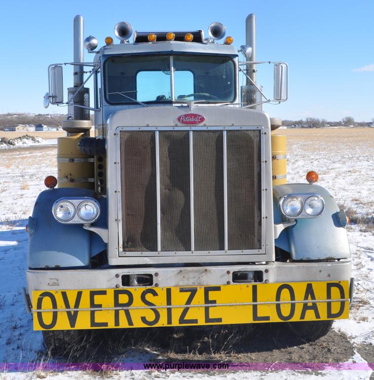image for item G6385 1973 Peterbilt 359 semi truck