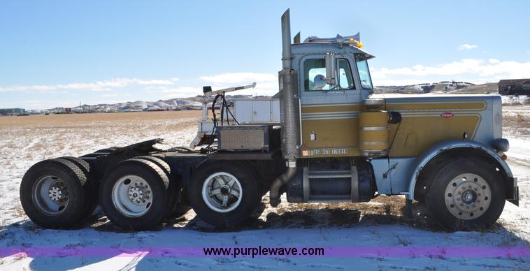 image for item G6385 1973 Peterbilt 359 semi truck
