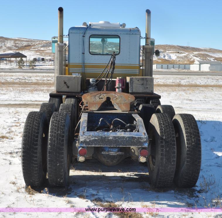 image for item G6385 1973 Peterbilt 359 semi truck