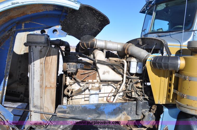 image for item G6385 1973 Peterbilt 359 semi truck