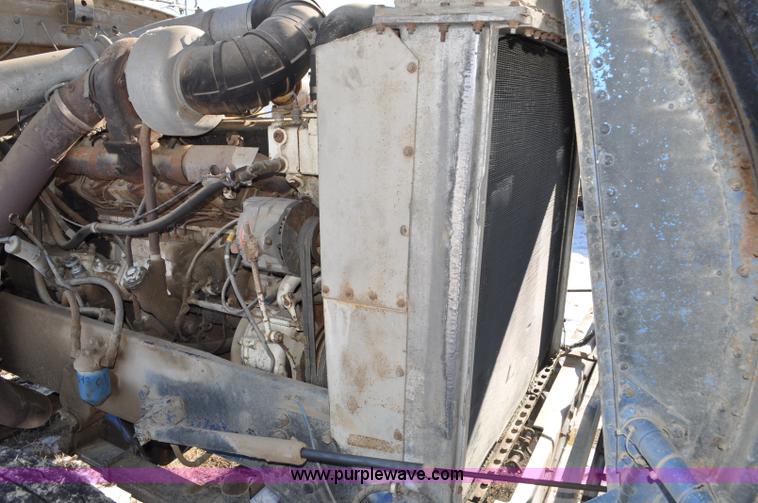 image for item G6385 1973 Peterbilt 359 semi truck