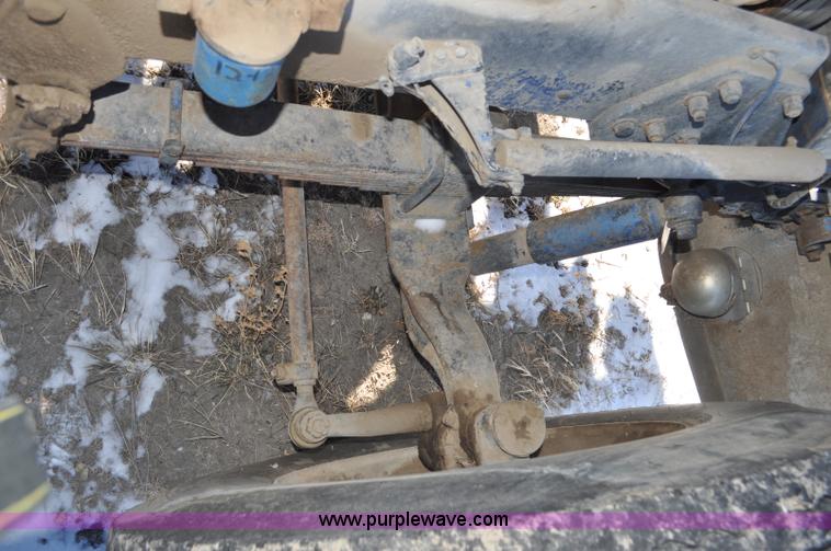 image for item G6385 1973 Peterbilt 359 semi truck