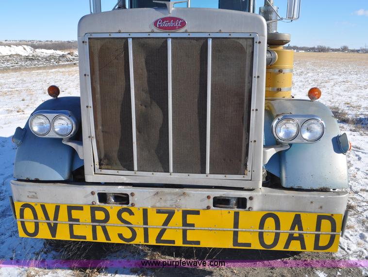 image for item G6385 1973 Peterbilt 359 semi truck