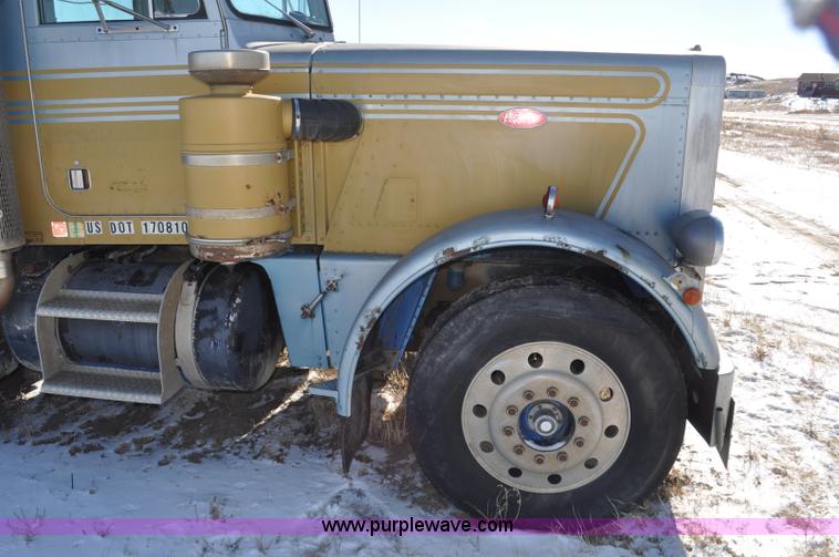 image for item G6385 1973 Peterbilt 359 semi truck
