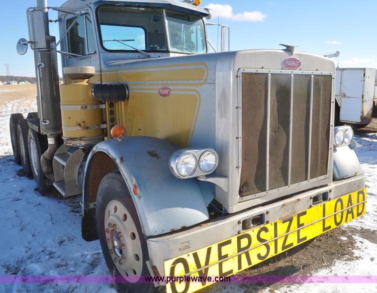 image for item G6385 1973 Peterbilt 359 semi truck