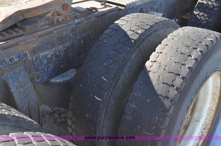 image for item G6385 1973 Peterbilt 359 semi truck