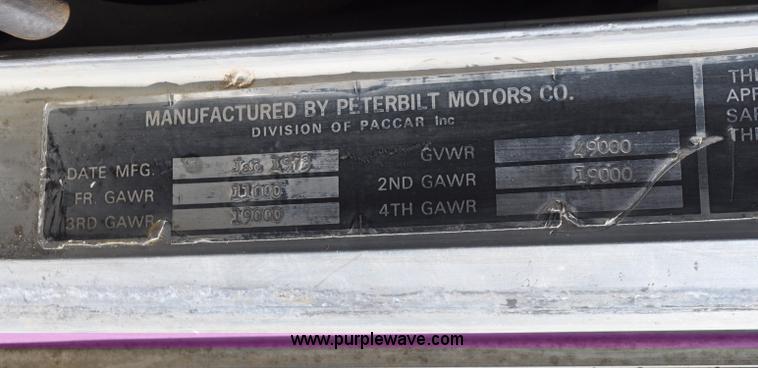 image for item G6385 1973 Peterbilt 359 semi truck