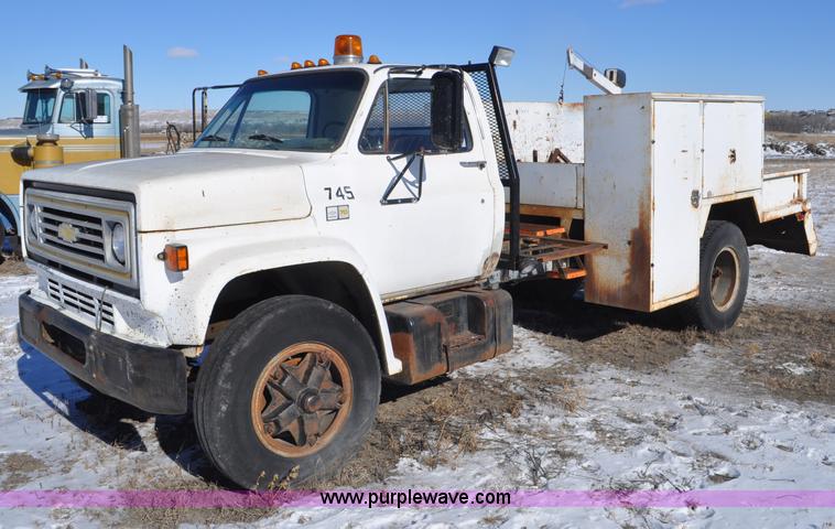 image for item G6386 1984 Chevrolet C70 service truck