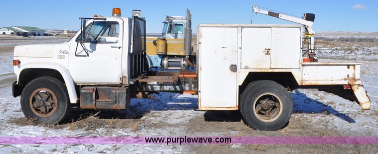 image for item G6386 1984 Chevrolet C70 service truck