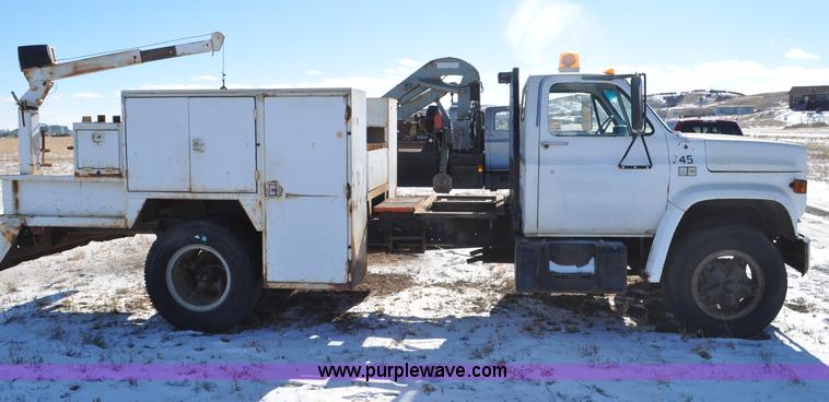 image for item G6386 1984 Chevrolet C70 service truck