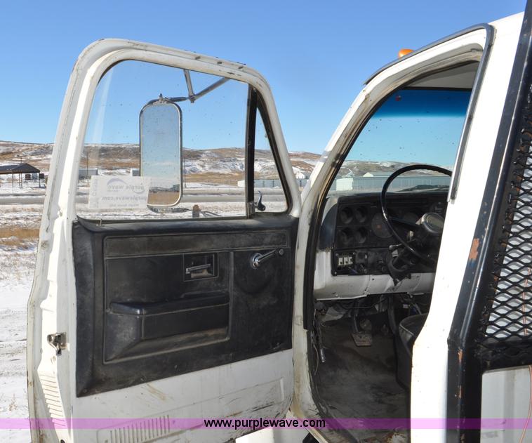 image for item G6386 1984 Chevrolet C70 service truck