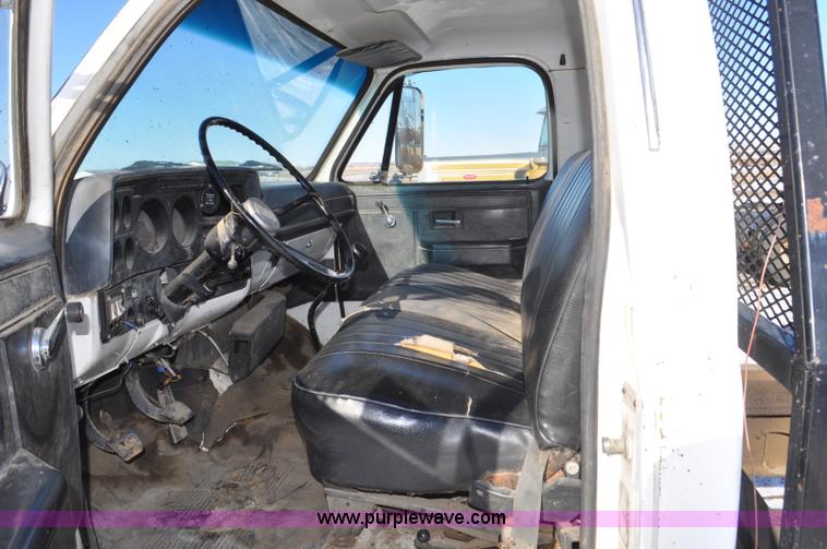 image for item G6386 1984 Chevrolet C70 service truck