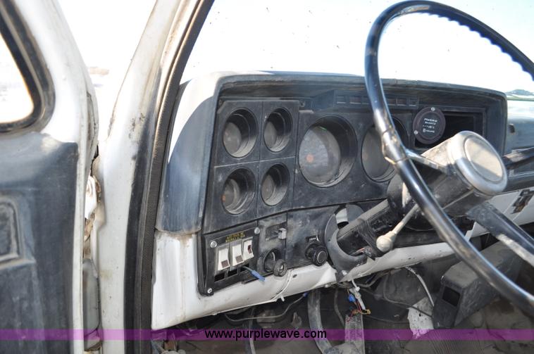 image for item G6386 1984 Chevrolet C70 service truck