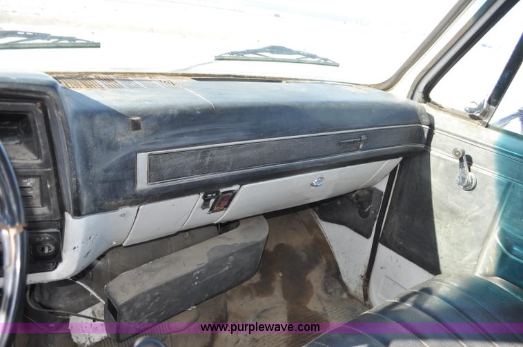 image for item G6386 1984 Chevrolet C70 service truck